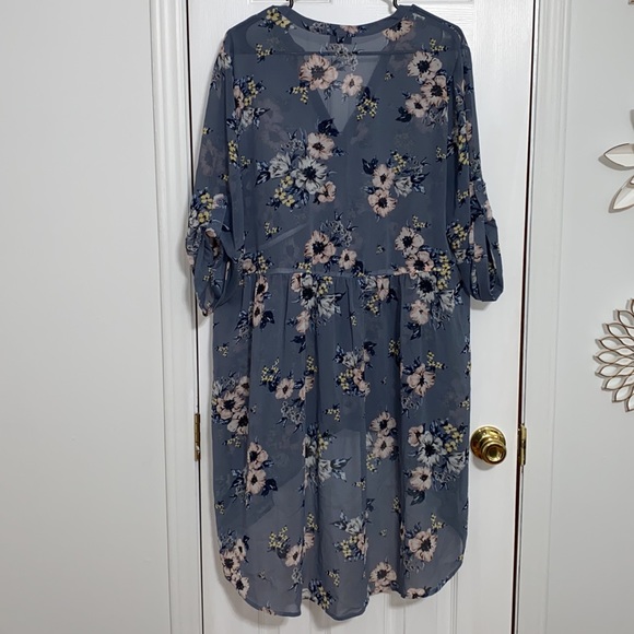 Torrid sheer tunic type of top. - Picture 2 of 3